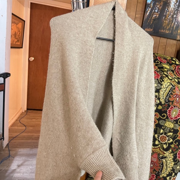 Look Look By M New York Cream Open Front Cape Cardigan One Size GUC - Picture 3 of 16